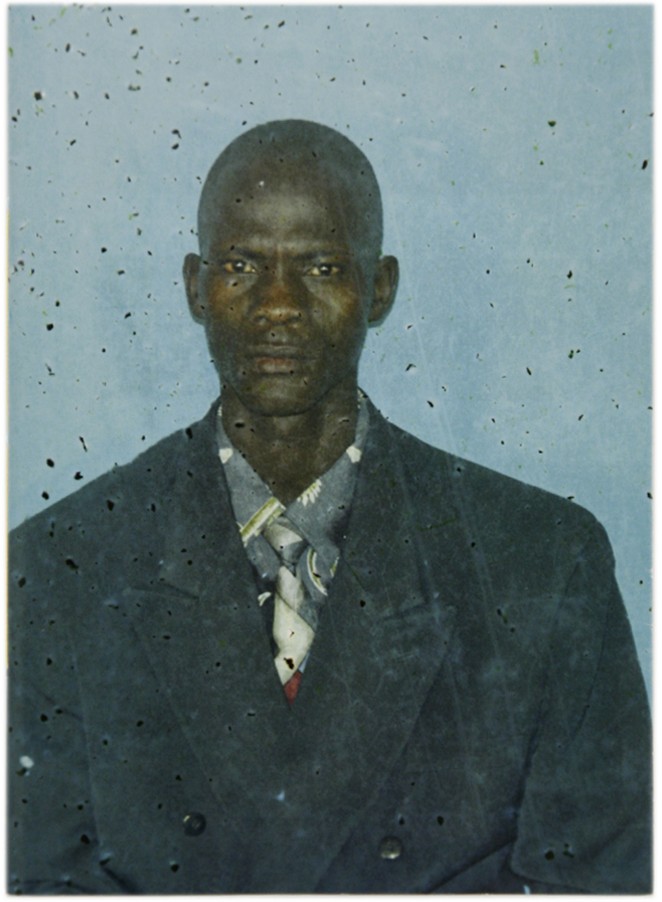 Pose Ugandan Images