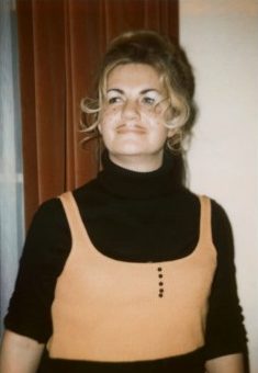 Queen Ann. P.S. Belly Cut Off Mariken Wessels